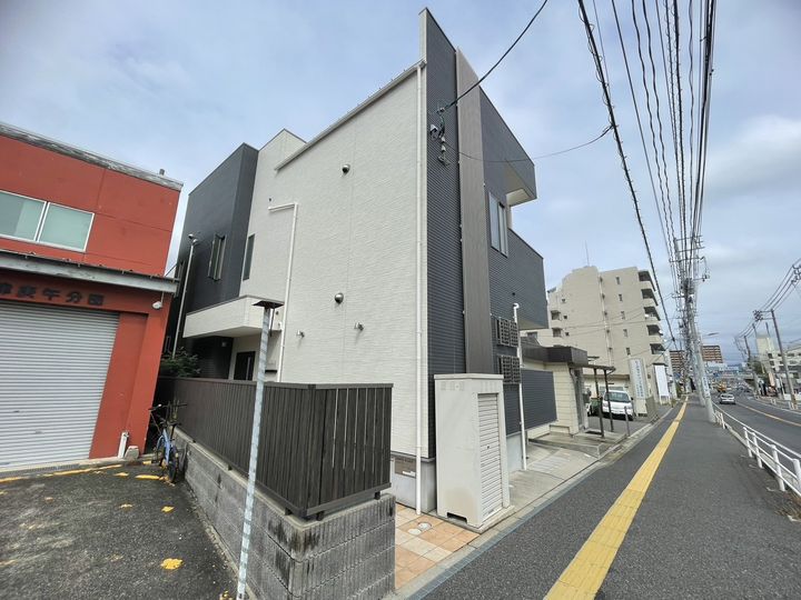 GRANDTIC BELLEZZA103号室の外観