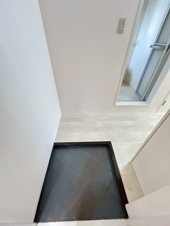 広島県広島市安佐北区可部東2丁目の賃貸マンションの玄関