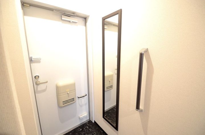 クレイノ西川口301の玄関