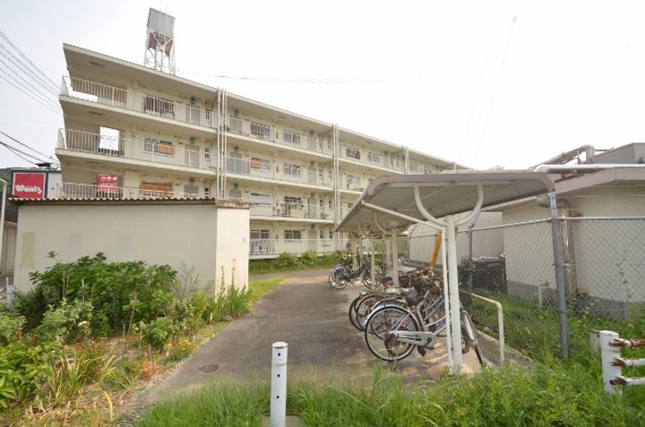 ビレッジハウス安古市4号棟の外観