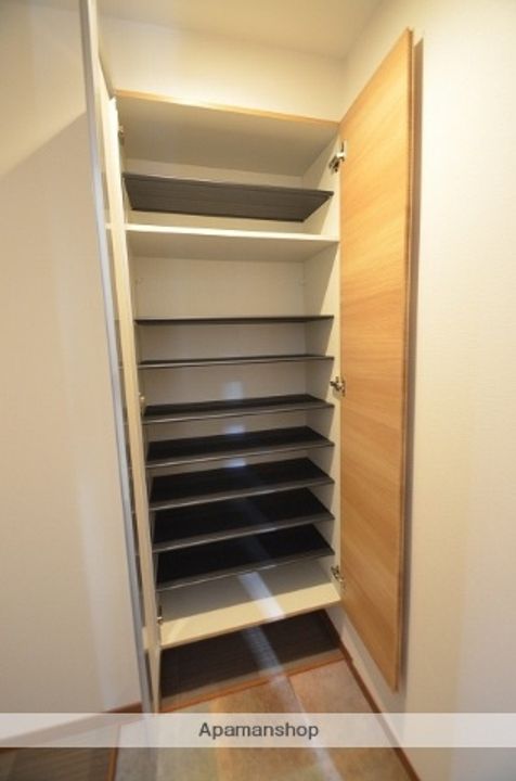 LUQRAS可部Aの内装