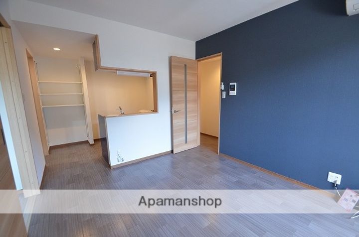 LUQRAS可部Aの居間