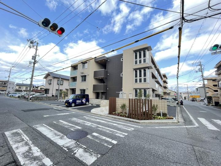 リュトモス西旭の外観