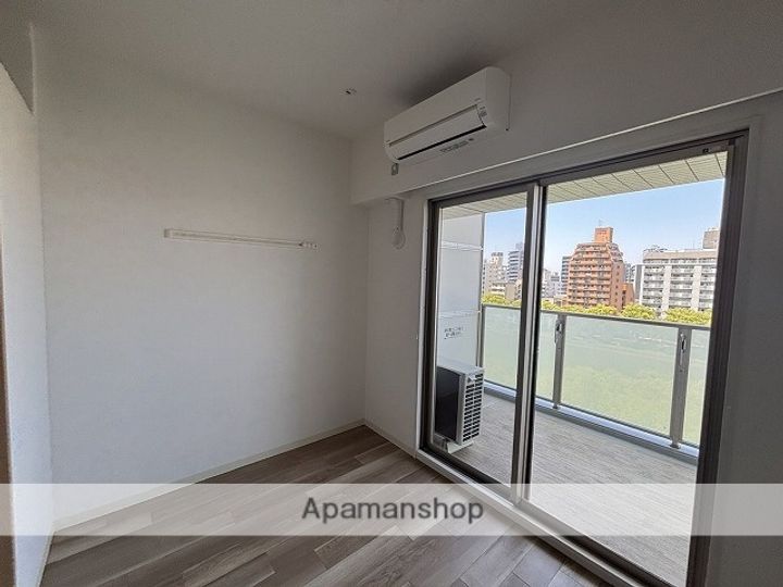 アーバイン比治山の居間