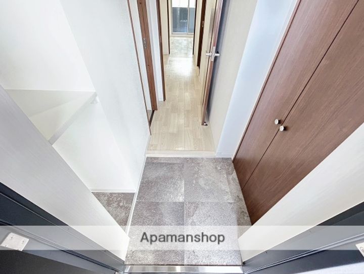 ラルジュ皆実の玄関