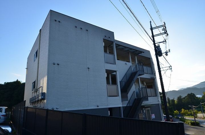 広島県広島市安佐南区大塚東2丁目の賃貸アパートの外観