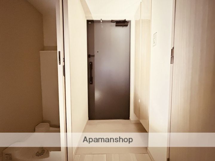 S-RESIDENCE空港通りawesomeの玄関