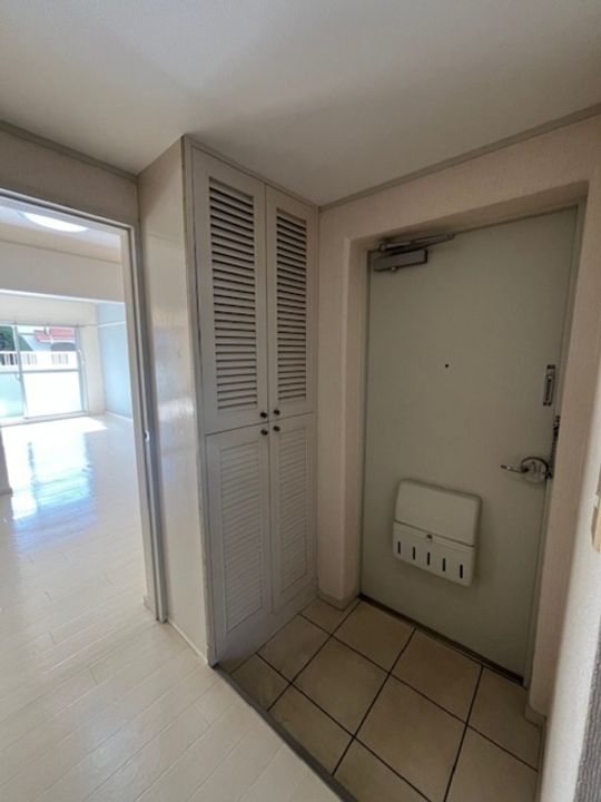 第3桂マンションの玄関