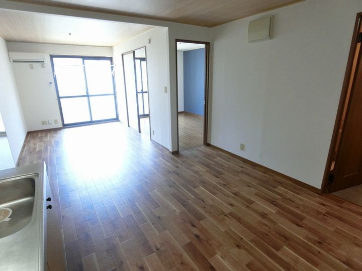 セジュール安東の居間