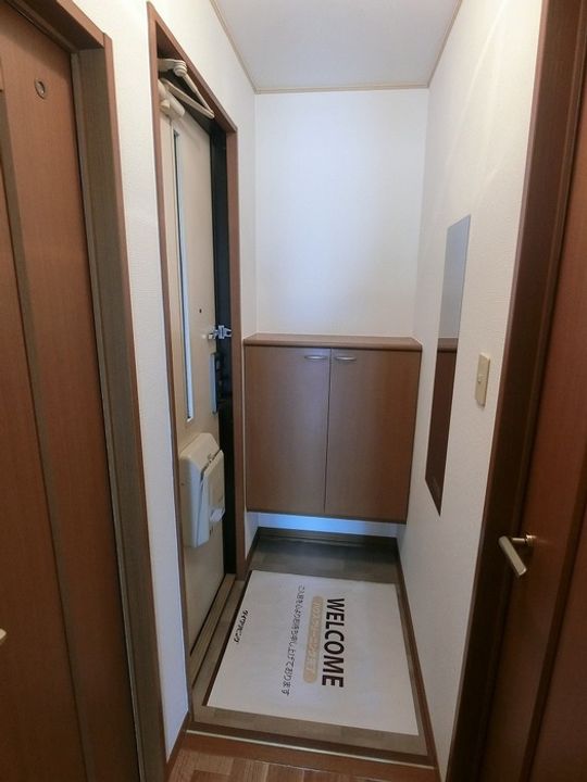 セジュール安東の玄関