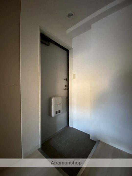 アベニュー牛田新町の玄関