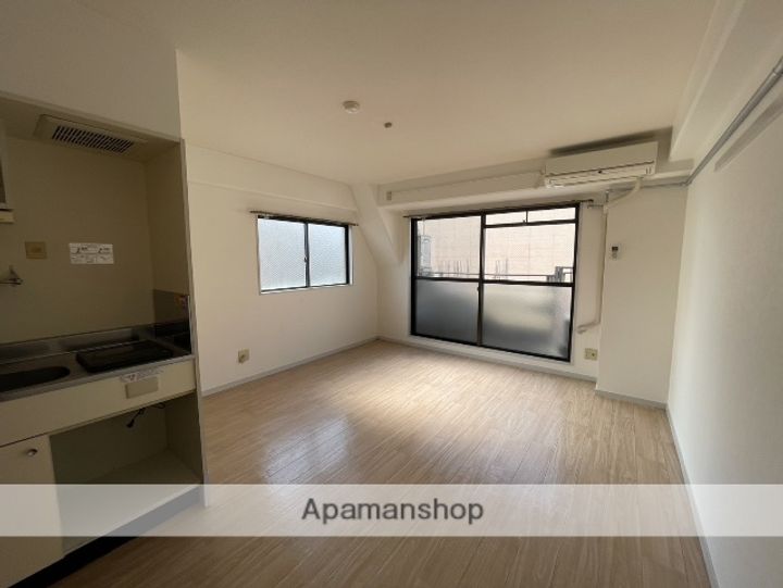 ワイアンドワイ宝町ビルの内装