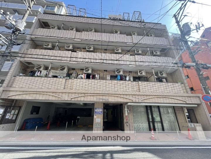 ワイアンドワイ宝町ビルの外観