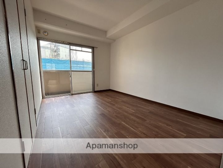 横川ラックビルの内装