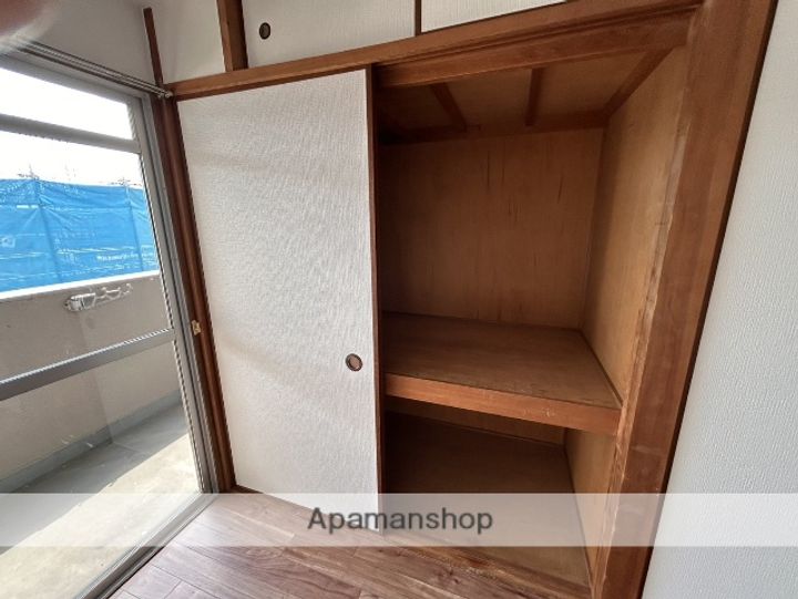 横川ラックビルの内装