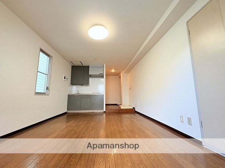 MAPLECOURT209の居間