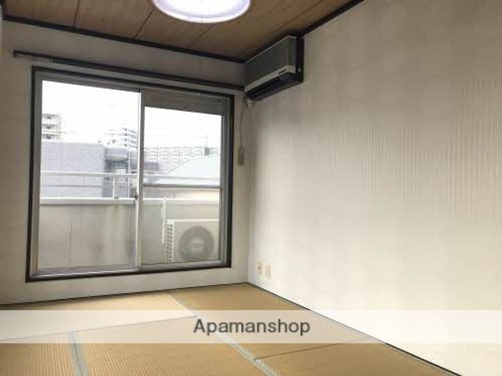 タウニー城北の居間