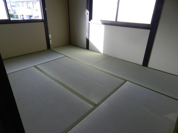 平アパートの居間