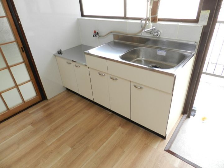 平アパートのキッチン