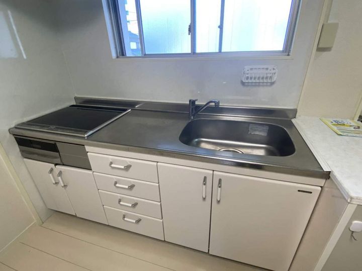 山根ビルのキッチン
