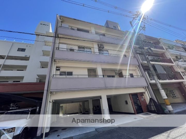 山根ビルの外観