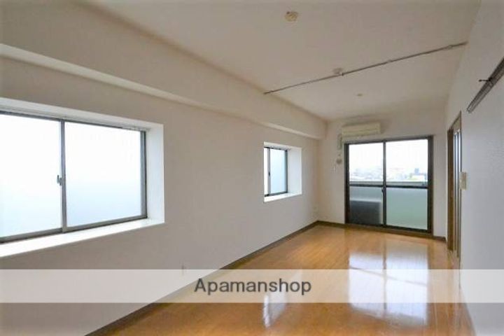 グランドメゾン西本の居間