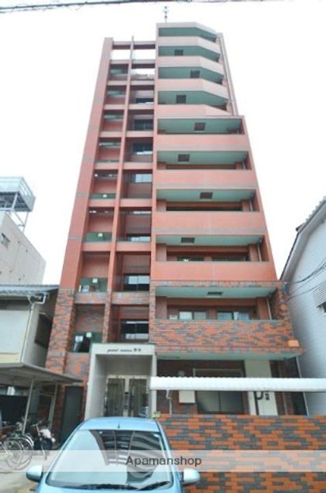 グランドメゾン西本の外観