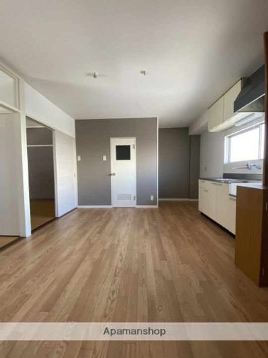 戸坂プラザの居間