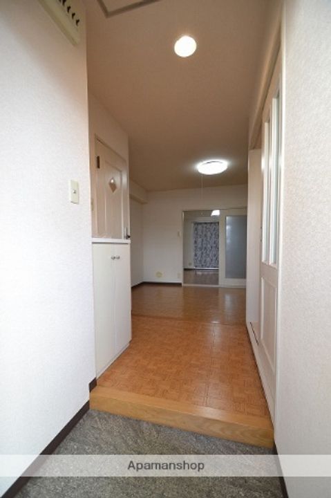 スライブ皆実302の玄関