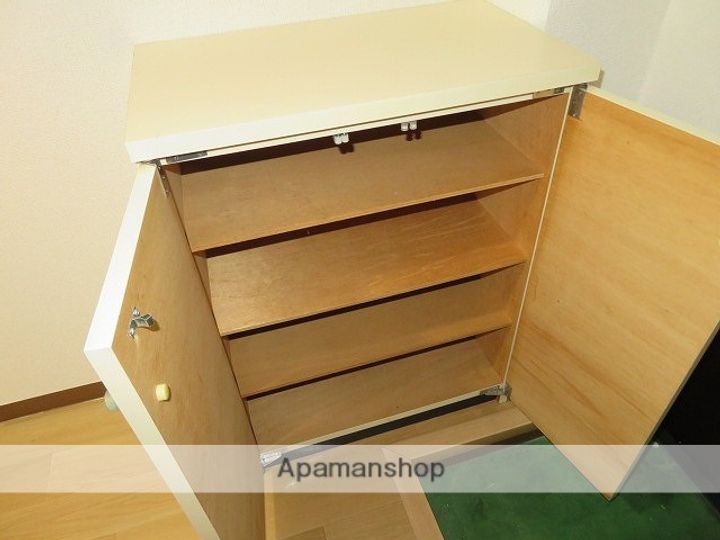 ビレッジ中央の玄関