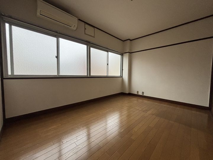 ますもとビルの内装