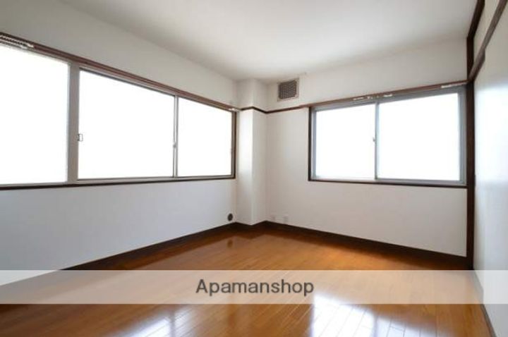 ますもとビルの居間