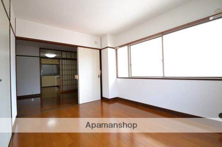 ますもとビルの玄関