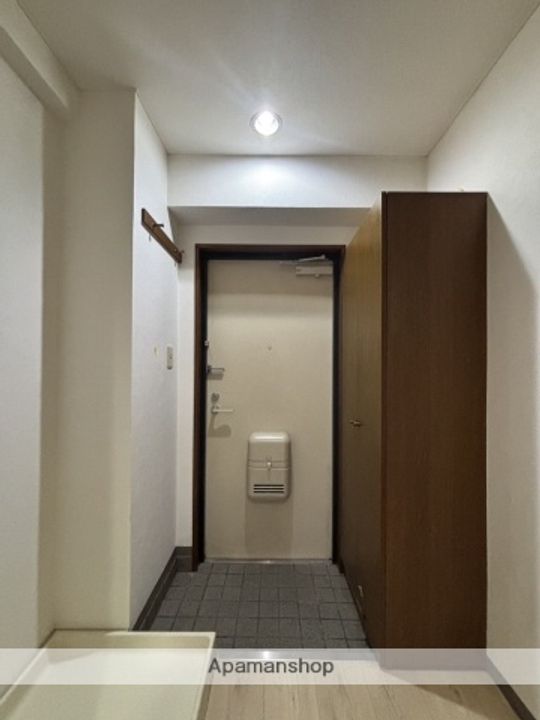 サンパレス横川の玄関