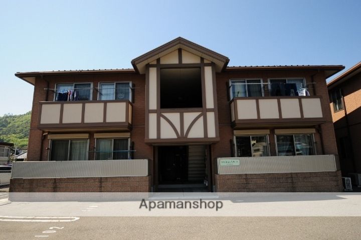 ジェネス八木 A棟の外観