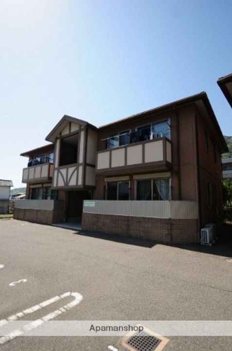 ジェネス八木 A棟の外観