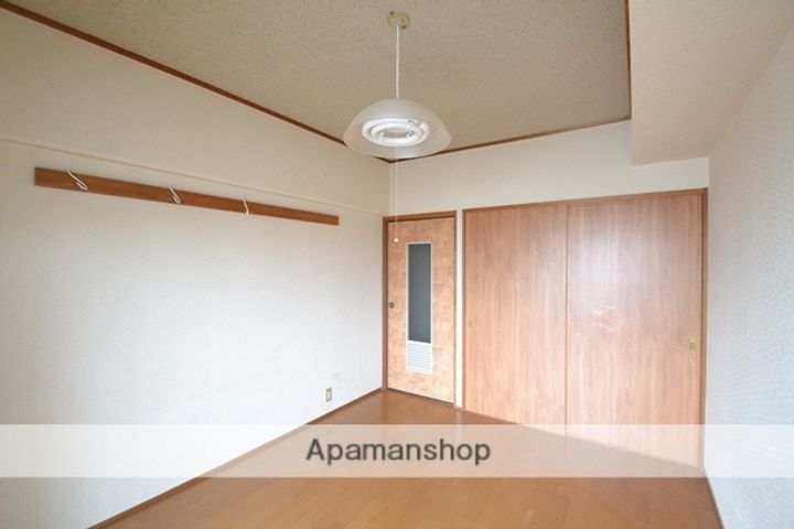 ロイヤルOSの居間