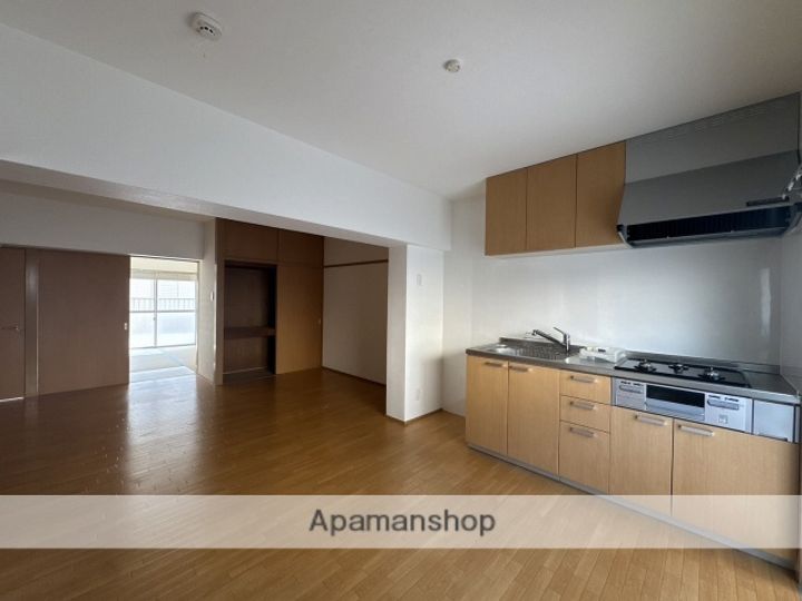 広島県広島市東区温品2丁目の賃貸マンションの居間