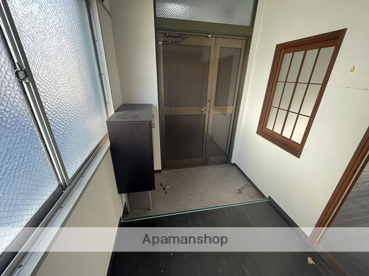 CALM中広の玄関