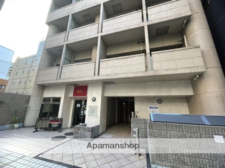 グラビスコート紙屋町の外観