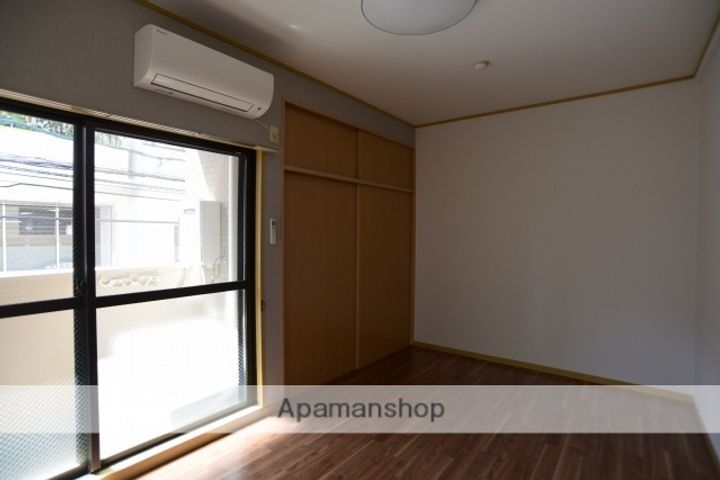 エターナル石本の内装