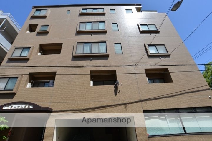 エターナル石本の外観