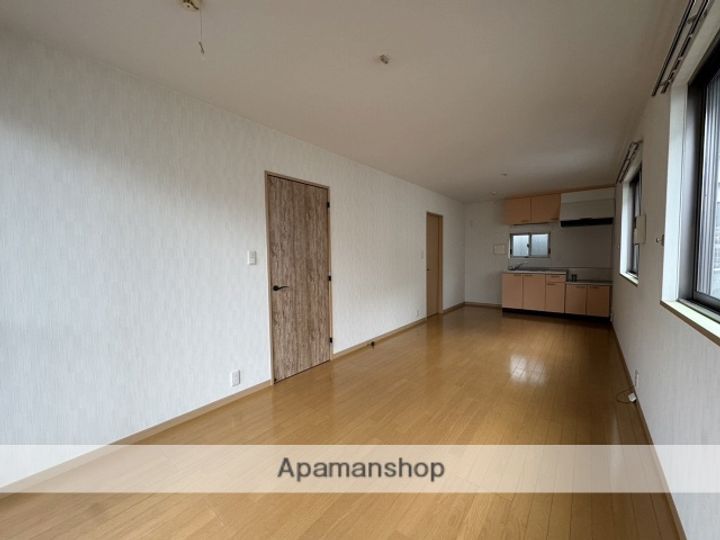 ラフィネC棟の居間