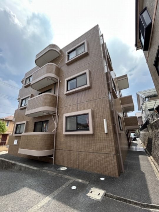 広島県広島市西区高須台1丁目の賃貸マンション202号室の外観