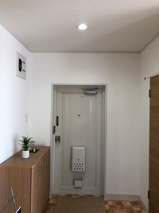 広島県広島市東区東蟹屋町の賃貸マンションの玄関