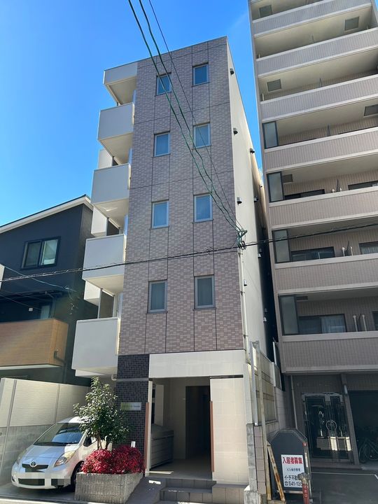 グランディールHATADAの外観