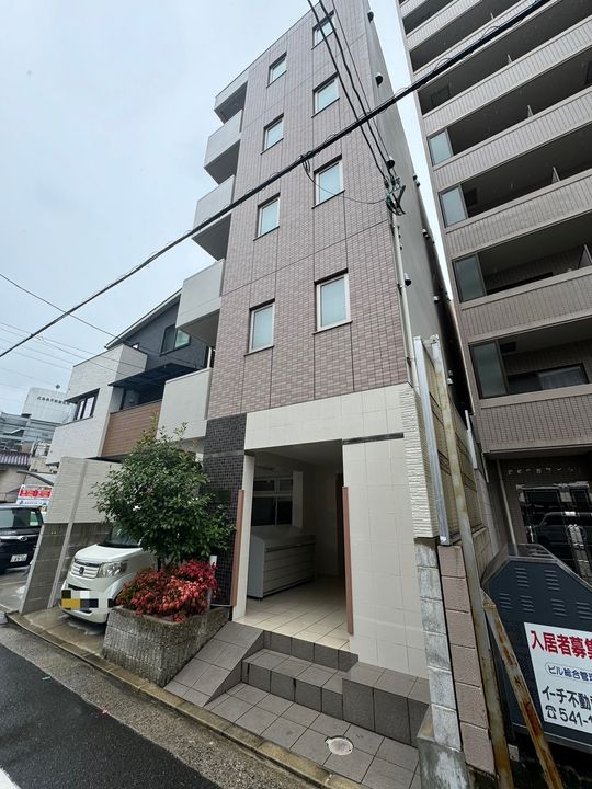 グランディールHATADAの外観