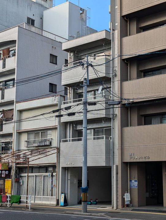 丸岡ビルの外観