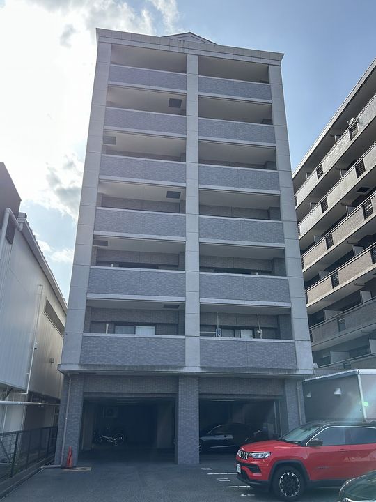 コンフォール空港通りの外観