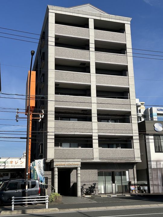 コンフォール空港通りの外観